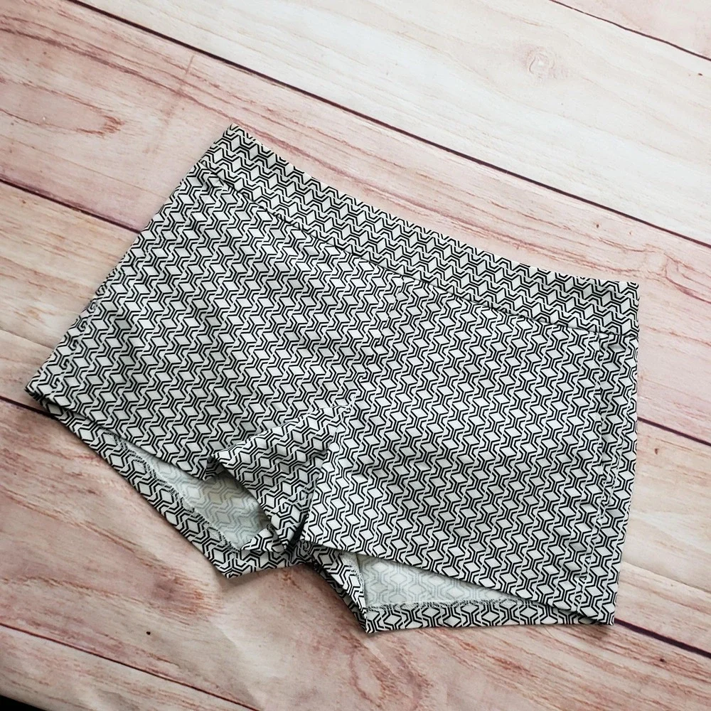 Express Hot Pants Womens 00 White Geometric Twill Lined‎ Slim Casual Zip Ladies